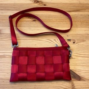 Harvey’s seatbelt purse